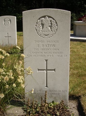 Headstone of Private E.Eaton. Queens Own Cameron Highlanders