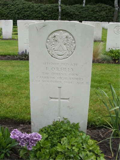 Headstone of 14742041 Private F. O'Reilly, Mierlo war cemetery, Holland