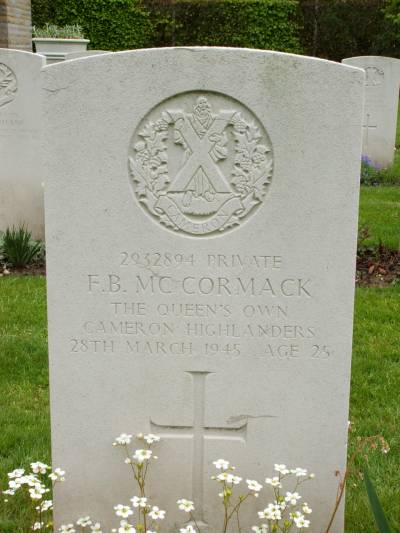 Headstone of Private F.B. McCormack