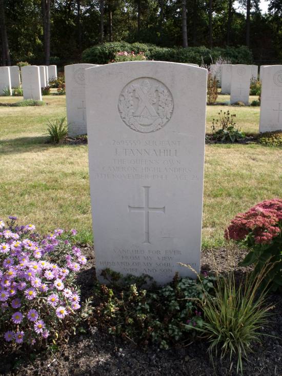 Headstone of 2695559 Sergeant  J. Tannahill, died 4th November, 1944, aged 25. 5th batalion Queens Own Cameron Highlanders