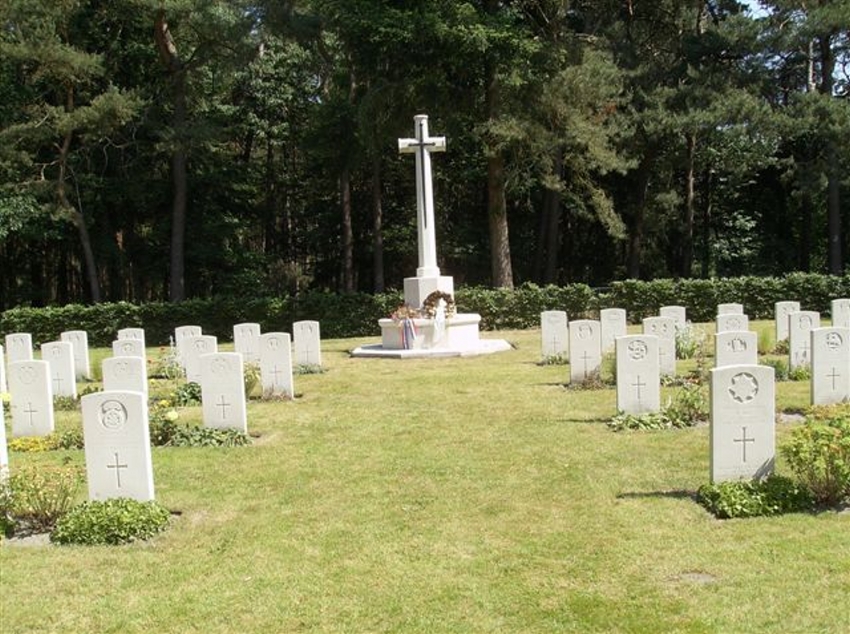 General view of Valkenswaard war cemetery