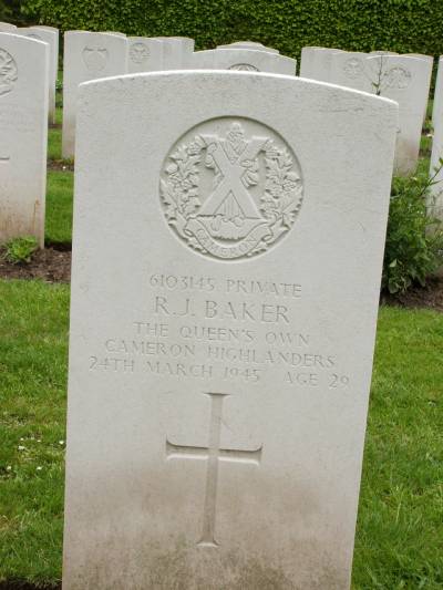 Headstone of Private R.J.Baker