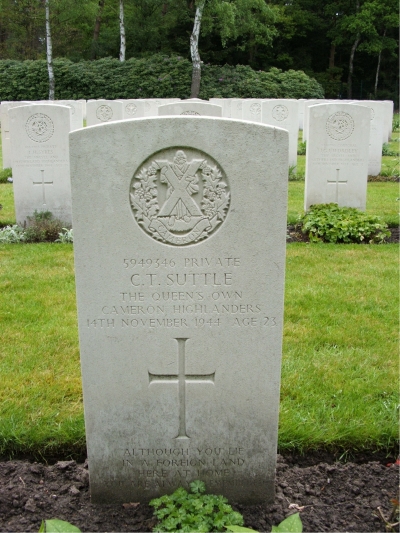 Headstone of 5949346 Private C.T. Suttle, Mierlo war cemetery, Holland
