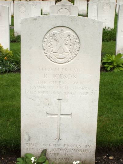 Headstone of Private R. Jobson