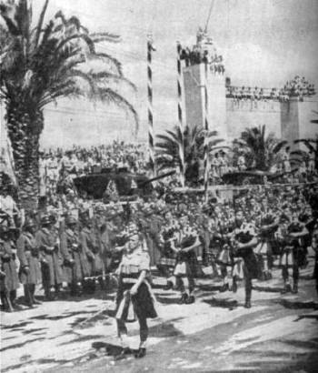 51st Highland Division Pipers lead theTunis victory parade