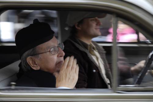 Reginald Leadbeater MM, 5th battalion Queens Own Cameron Highlanders,travels in American WW2 Staff car on the  51st Higthland division veterans parade of honour, Vught, Holland. October 2009.