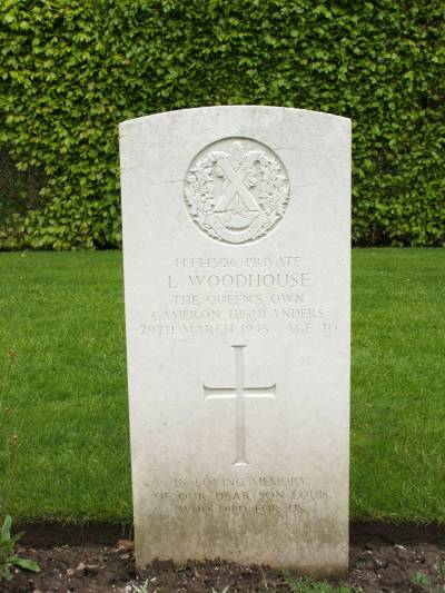 Headstone of Private L. Woodhouse